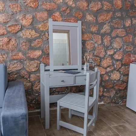 Gin Wellness Otel Pýrgos